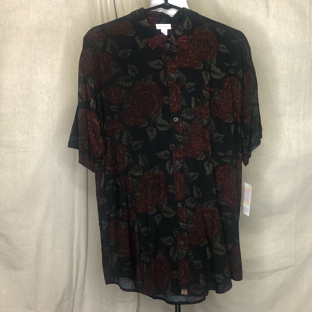 Men’s casual button down shirt.